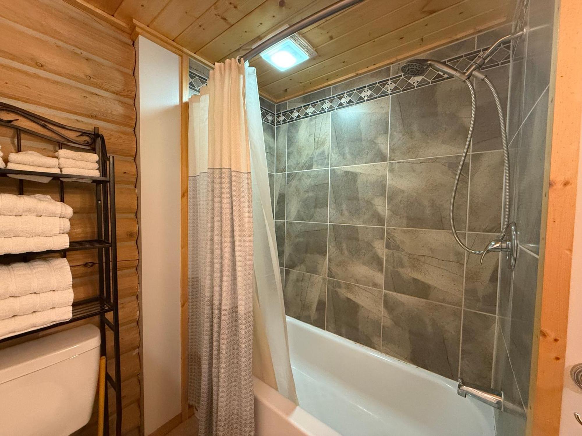Talkeetna Log Cabin With Hot Tub Unit 1 Екстер'єр фото